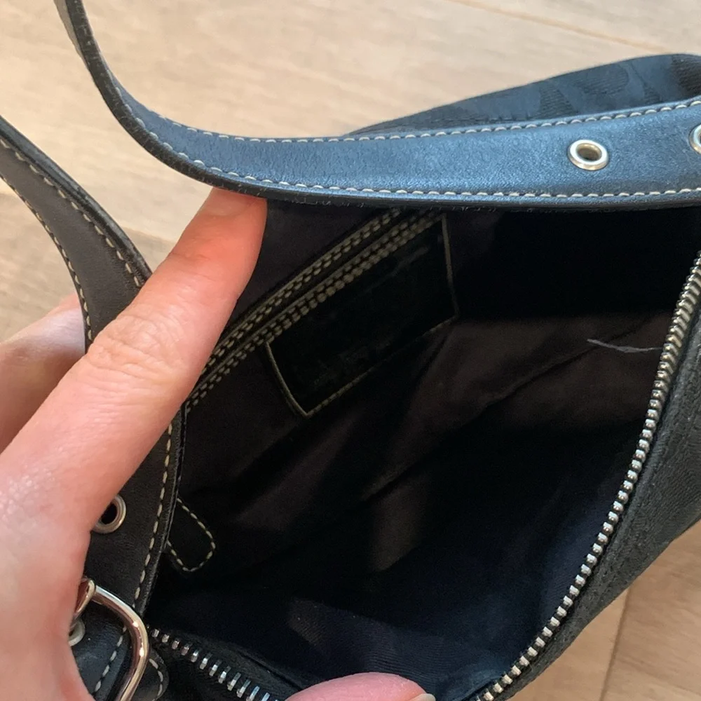 Mini Black Y2K Vintage Coach Bag - Picture 5 of 6